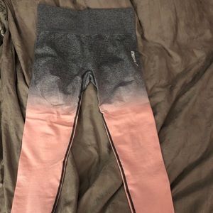Women’s gym shark ombré leggings